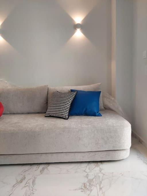 Luxe Boutique With Balcony Appartement